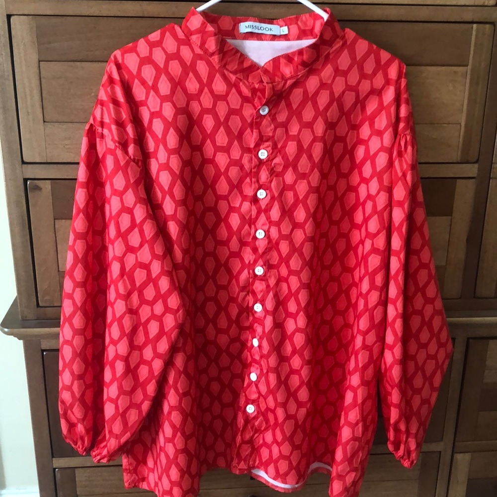 *3/$15 Red Orange Geometric Button-Up Shirt Size L